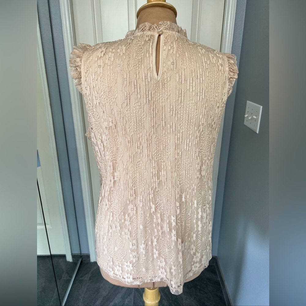 Adrianna Papell Beige Lace Overlay Sleeveless Blouse Womens Size Medium Coquette - Picture 4 of 8